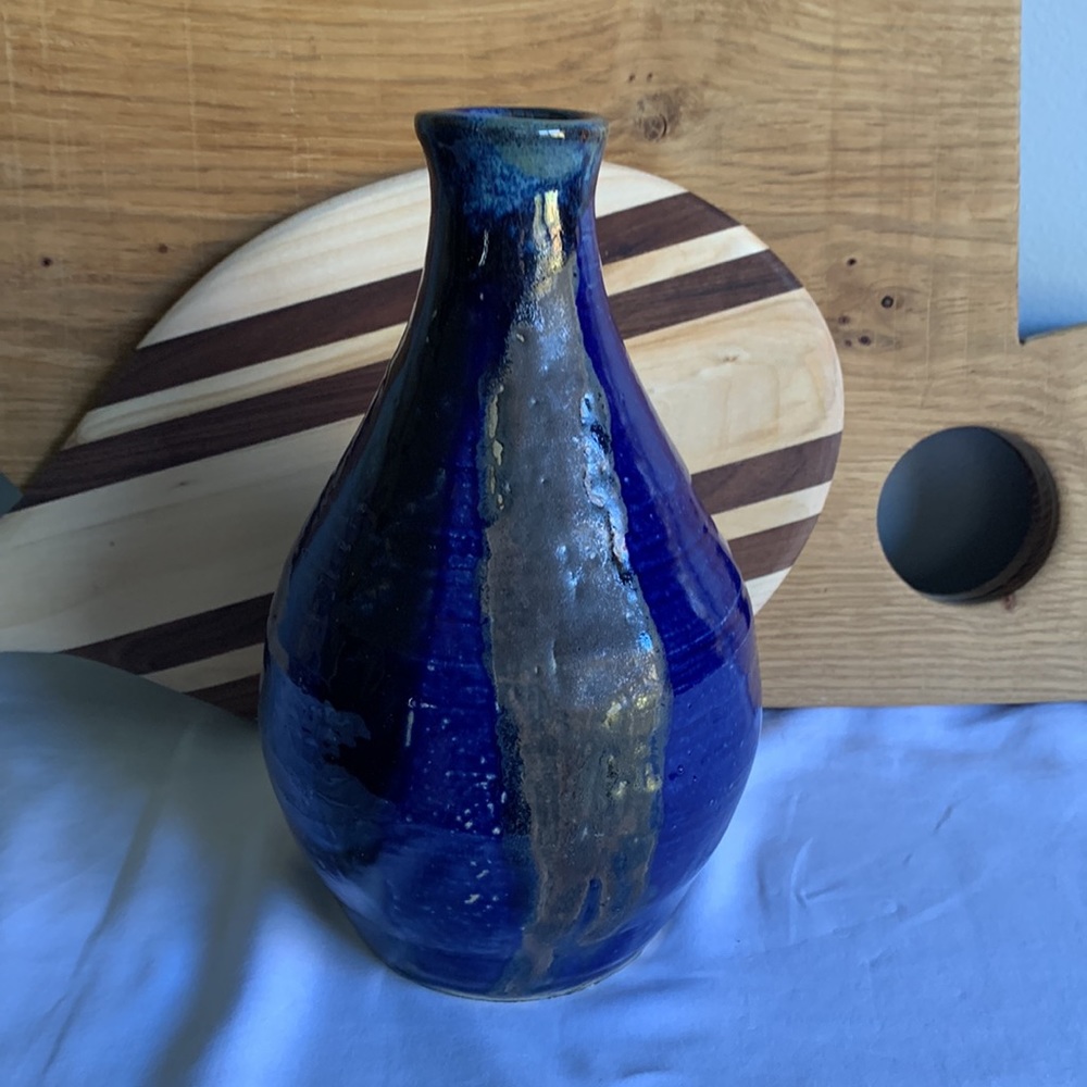 Handmade Studio Pottery Vase - Picture 5 of 13